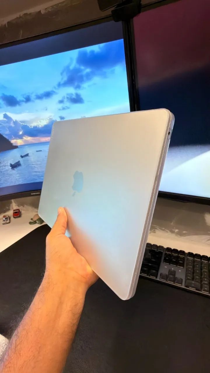 MacBook Air M3 2024 Silver 13" 8GB/256GB/130 ciclos - Impecável - Foto 2