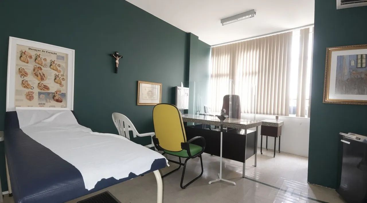 Sala comercial para venda no Centro de Sorocaba, com banheiro privativo, 2 elevadores em l - Foto 2