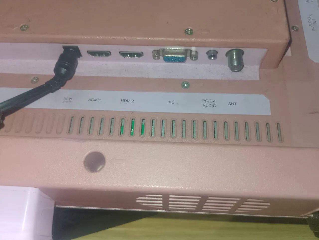 Tv fhilco 20 polegadas não é smart - Foto 5