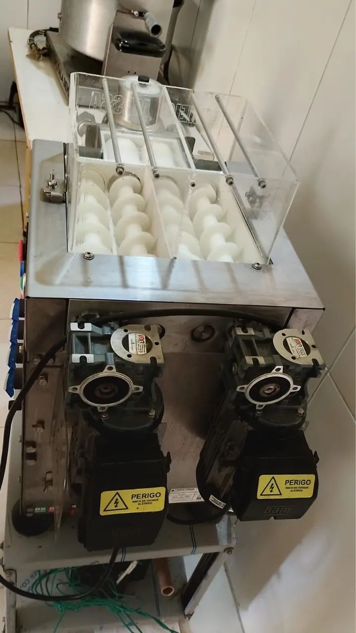 Vendo máquina de salgados nova - Foto 3