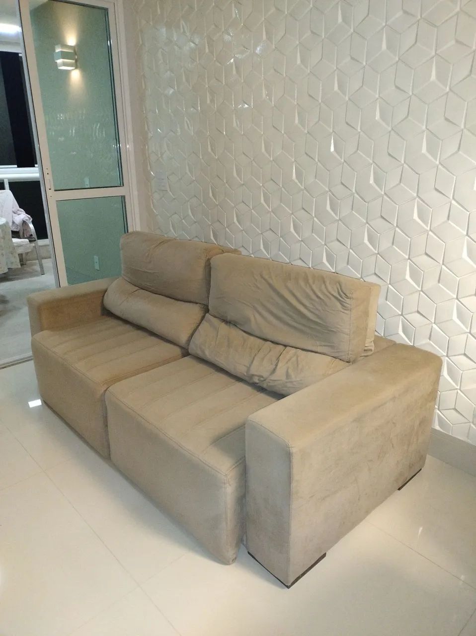 Sofá Retrátil de 2 lugares.