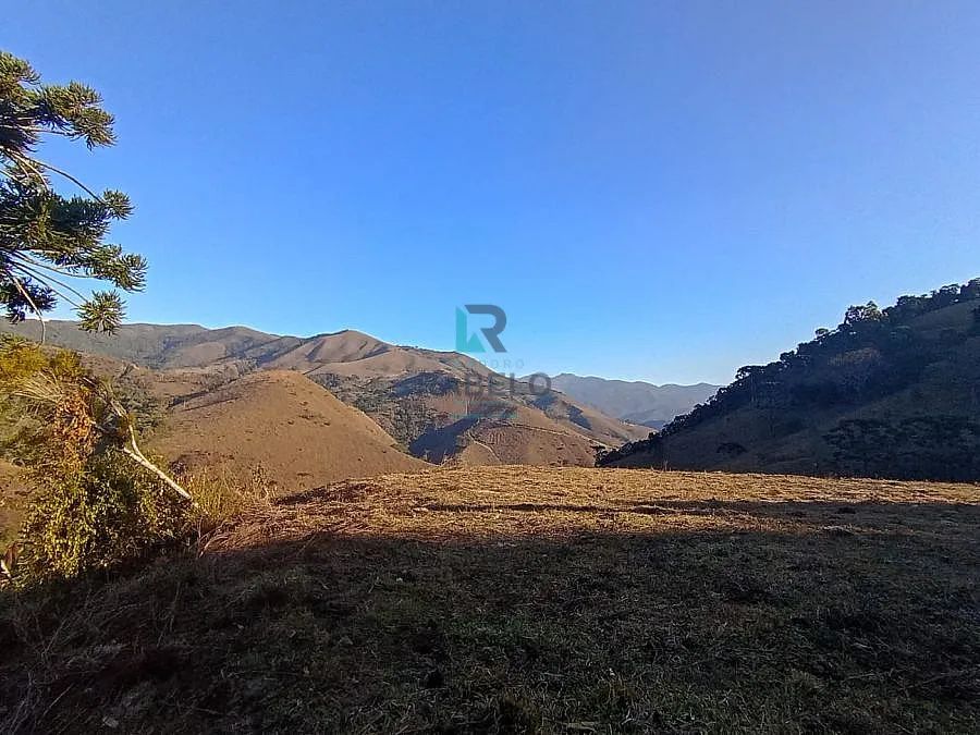 SÍTIO EXCLUSIVO COM CACHOEIRAS EM ITAMONTE-MG