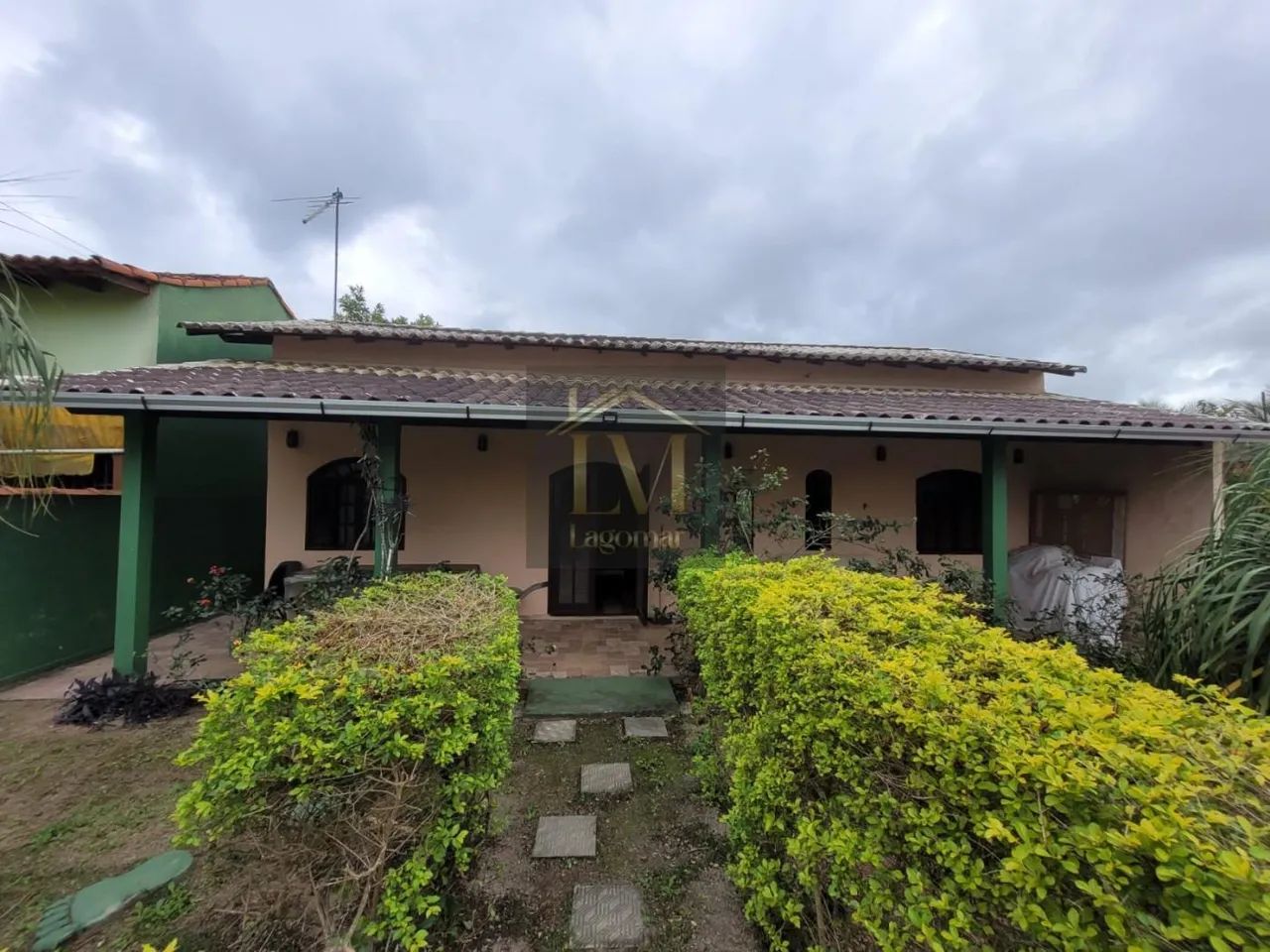 Casa a venda com 1 quartos em condomínio
