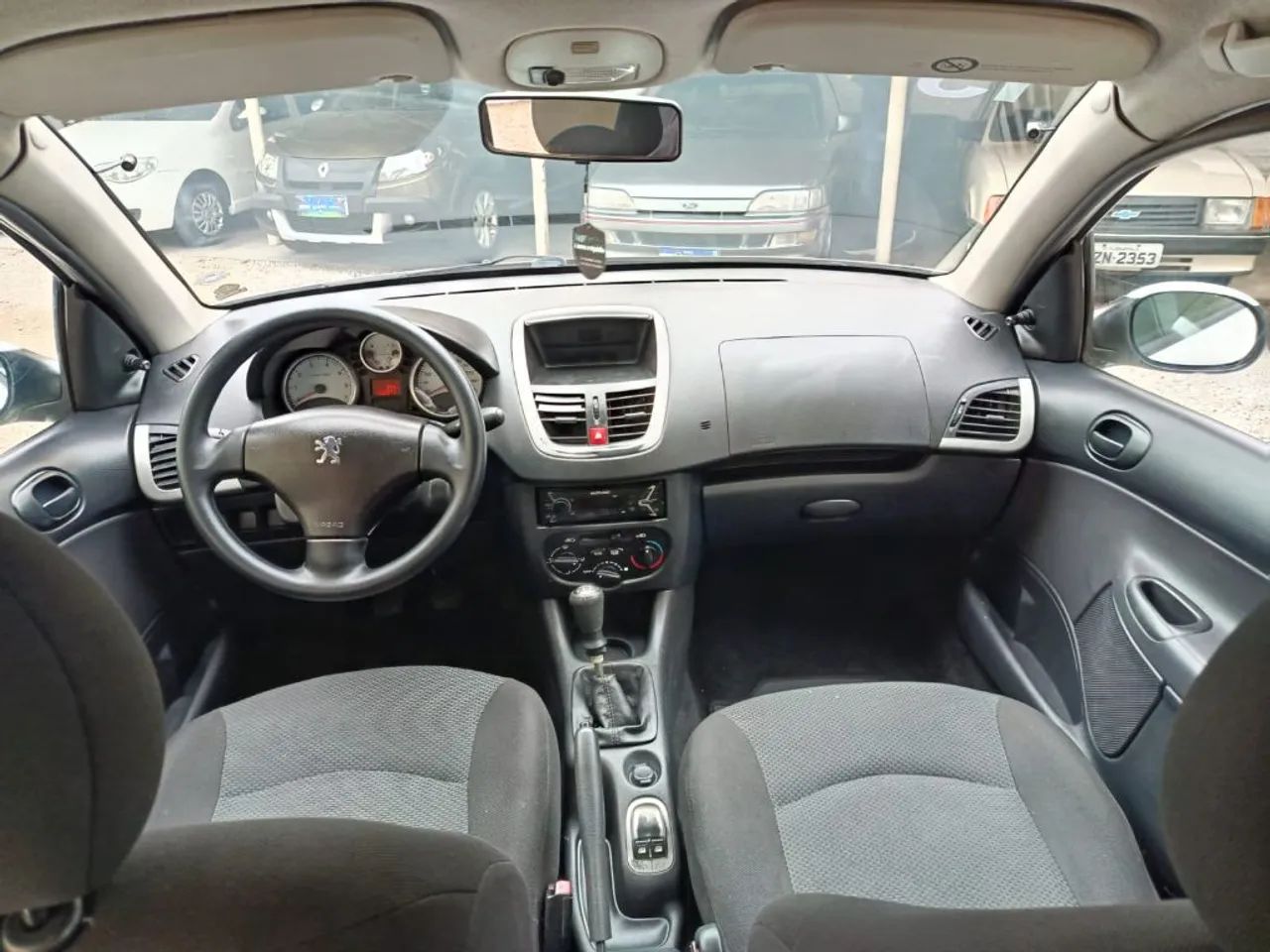 Peugeot 207 Active 1.4 Flex 8V 5P 2015 - Foto 5