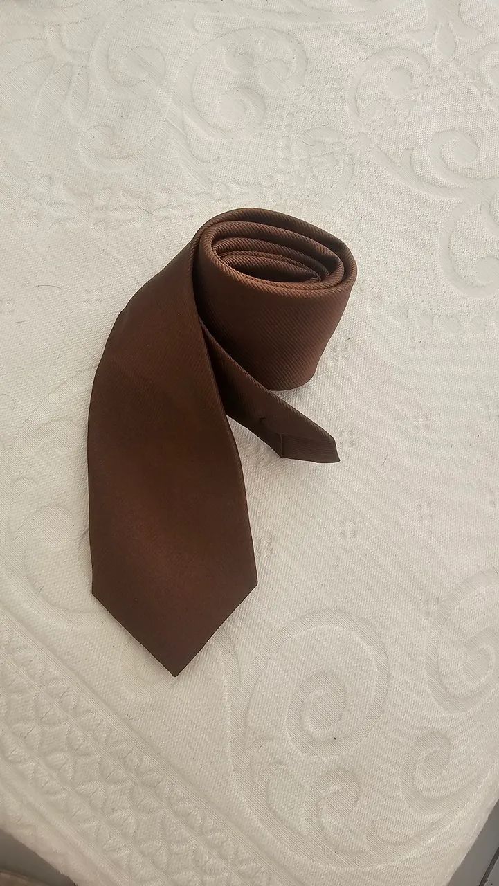 Gravata slim marrom riscadinha<br>\ - Foto 2