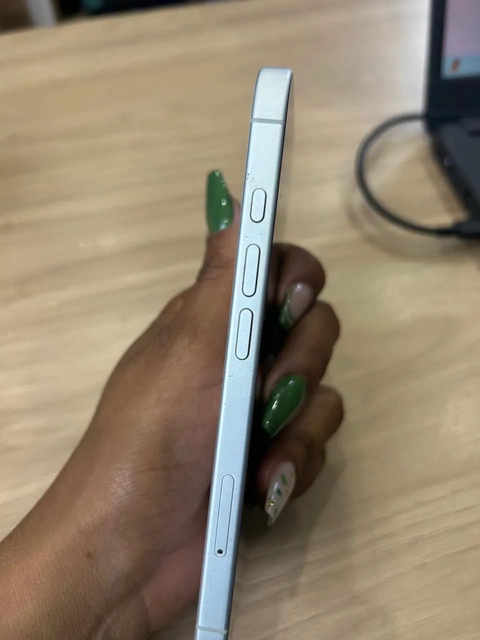 iPhone 16 branco 
