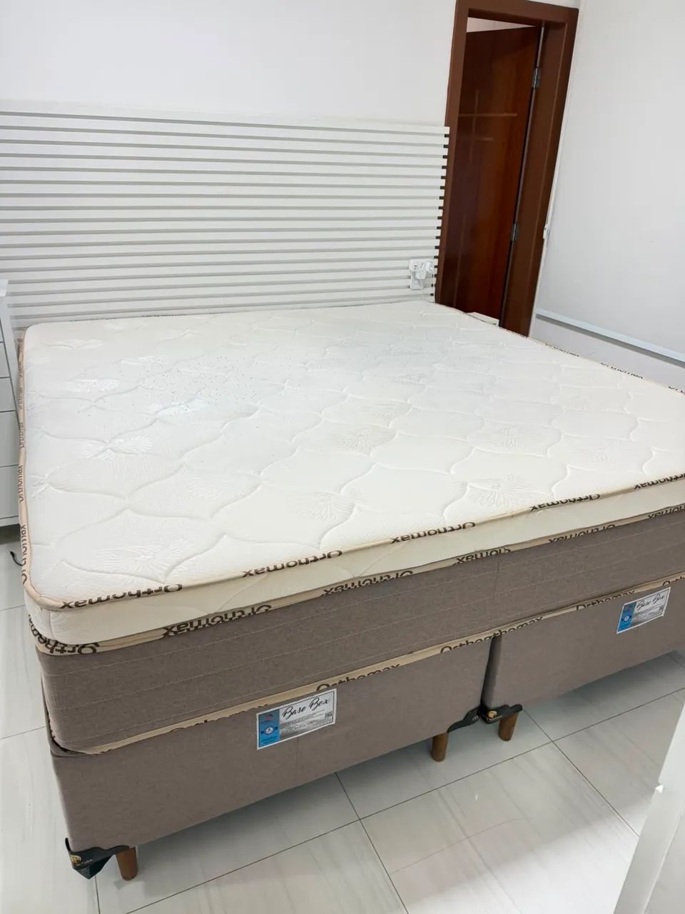 Colchão King D45 com base - novíssimo  - Foto 5
