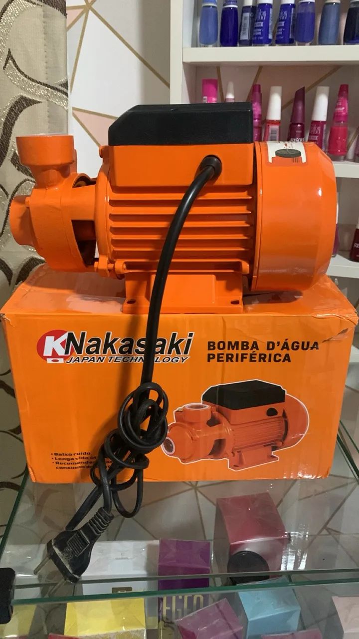 Bomba d?água 1/2 cv novinha 200 reais  Zap *73