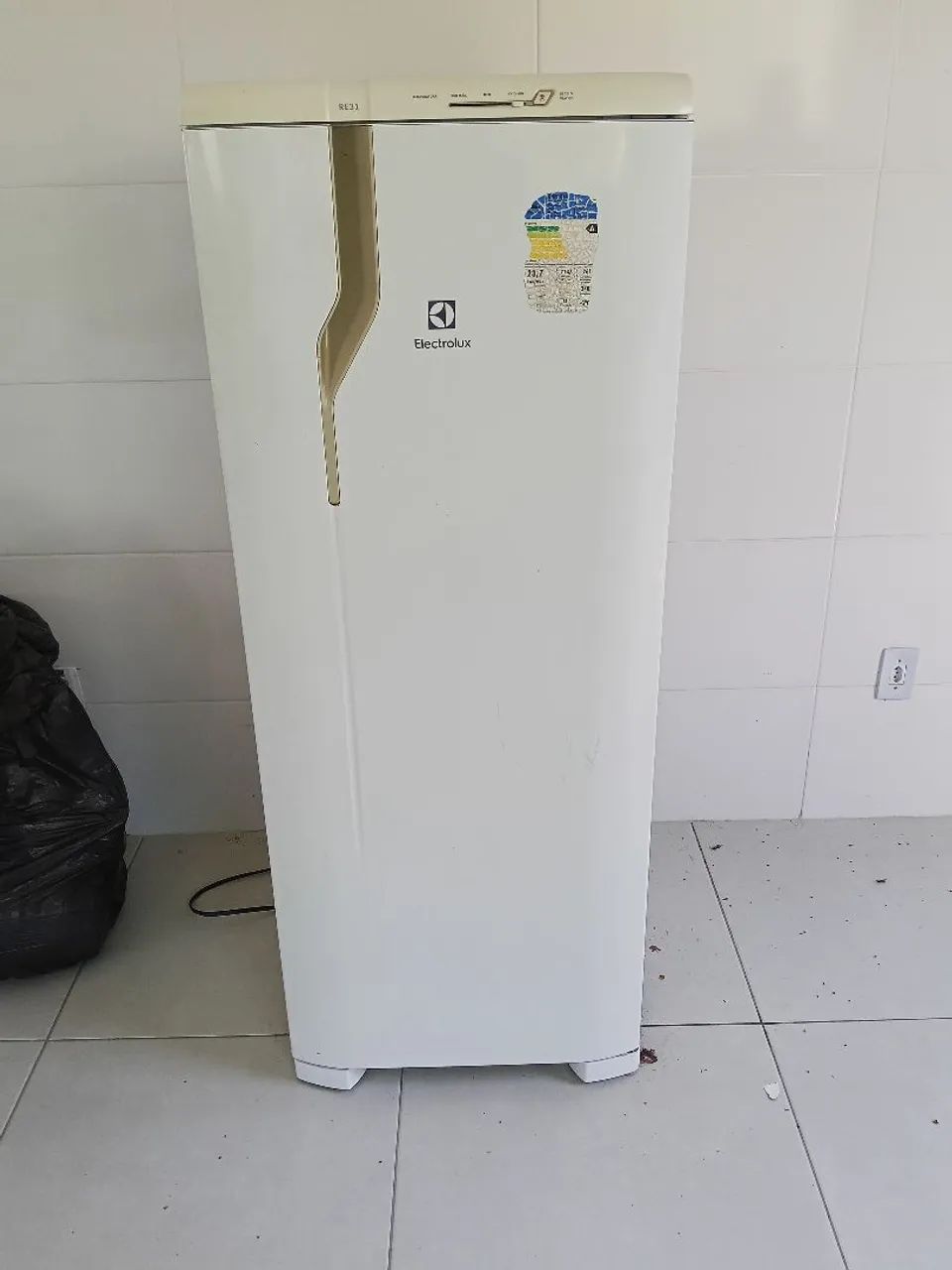 Geladeira Eletrolux 240L - Foto 2
