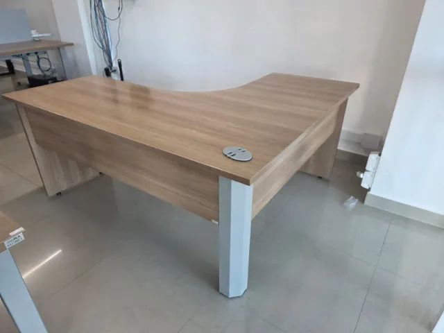 Mesa de Escritório em L