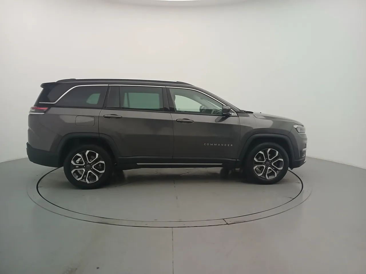 Jeep Commander Limited T270 1.3 TB Flex Aut., foto 6 de 18
