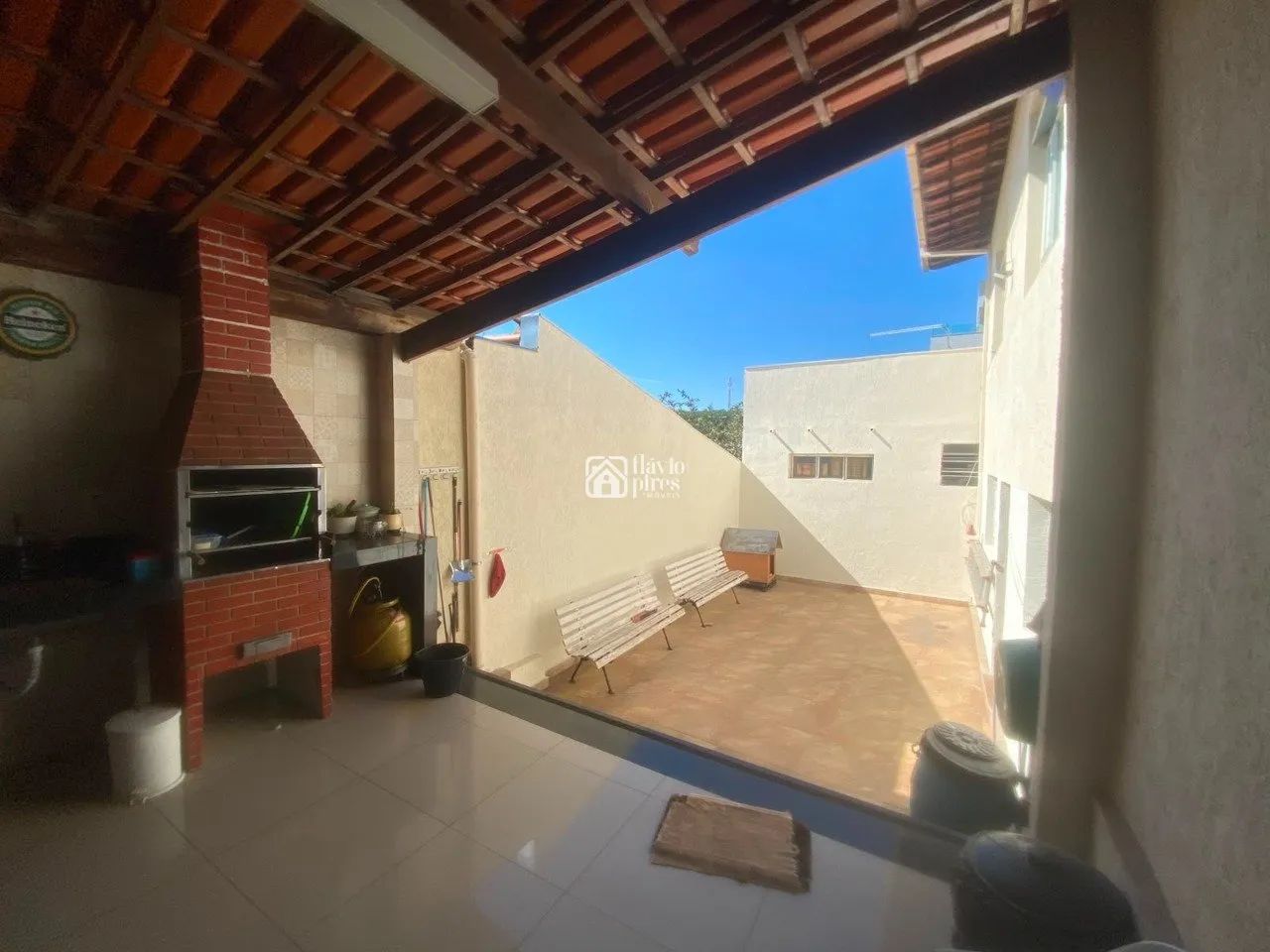 Excelente casa 4 quartos sendo 1 suíte e Garagem - Foto 5