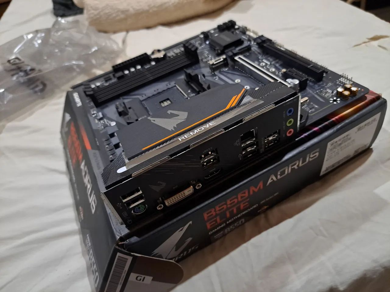 Placa mãe b-550m Aorus Elite nova  - Foto 3