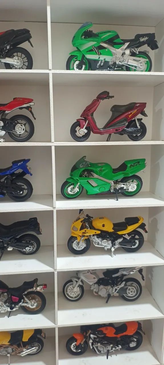Motos 1/18 - Foto 2