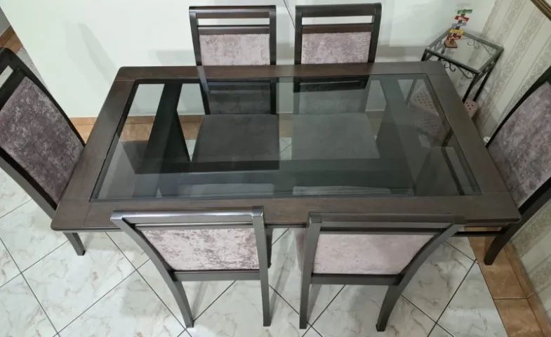 Mesa maciça de madeira com 6 lugares - Foto 2