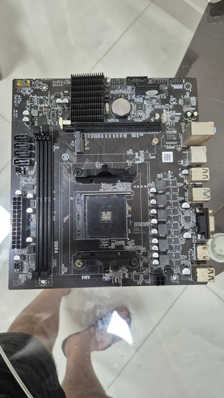 Placa mãe AM4 para retirada de peças ou conserto - Foto 2