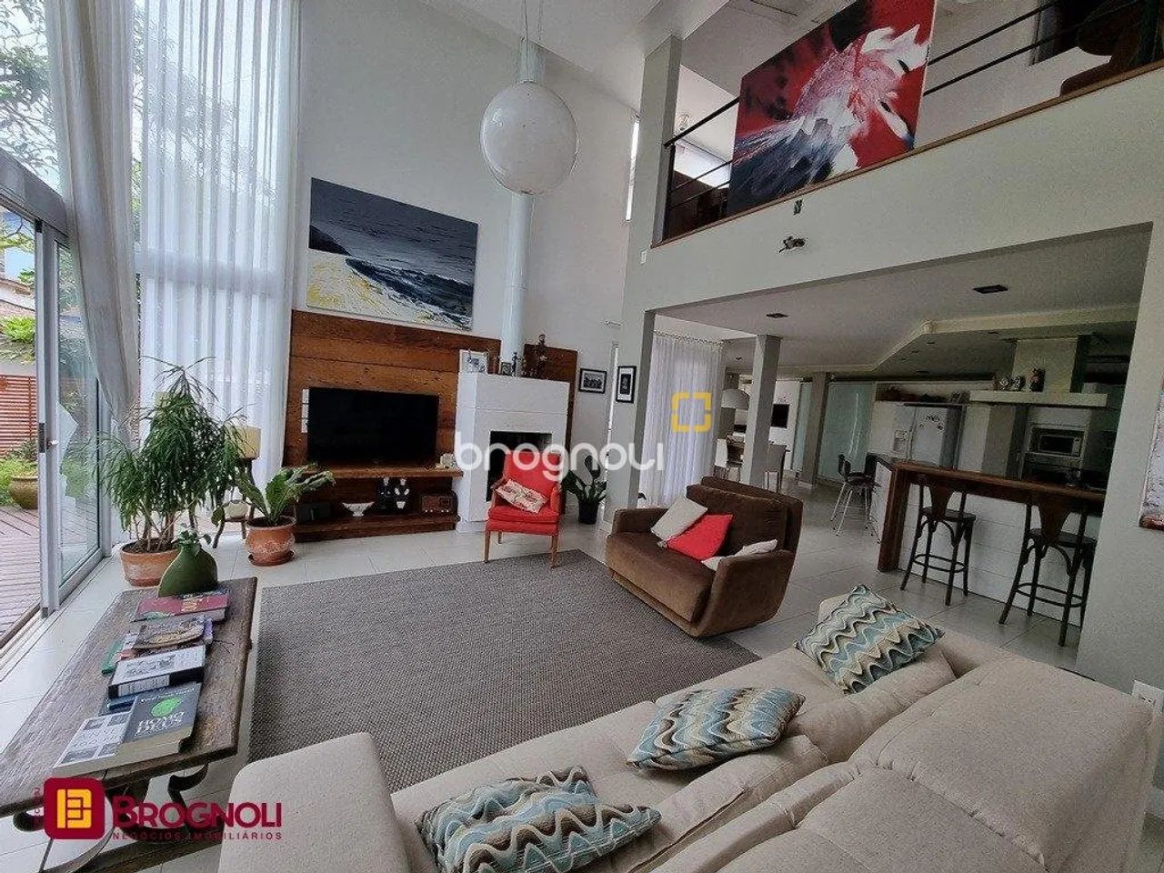 Casa com 3 dormitórios no Sambaqui - Foto 2
