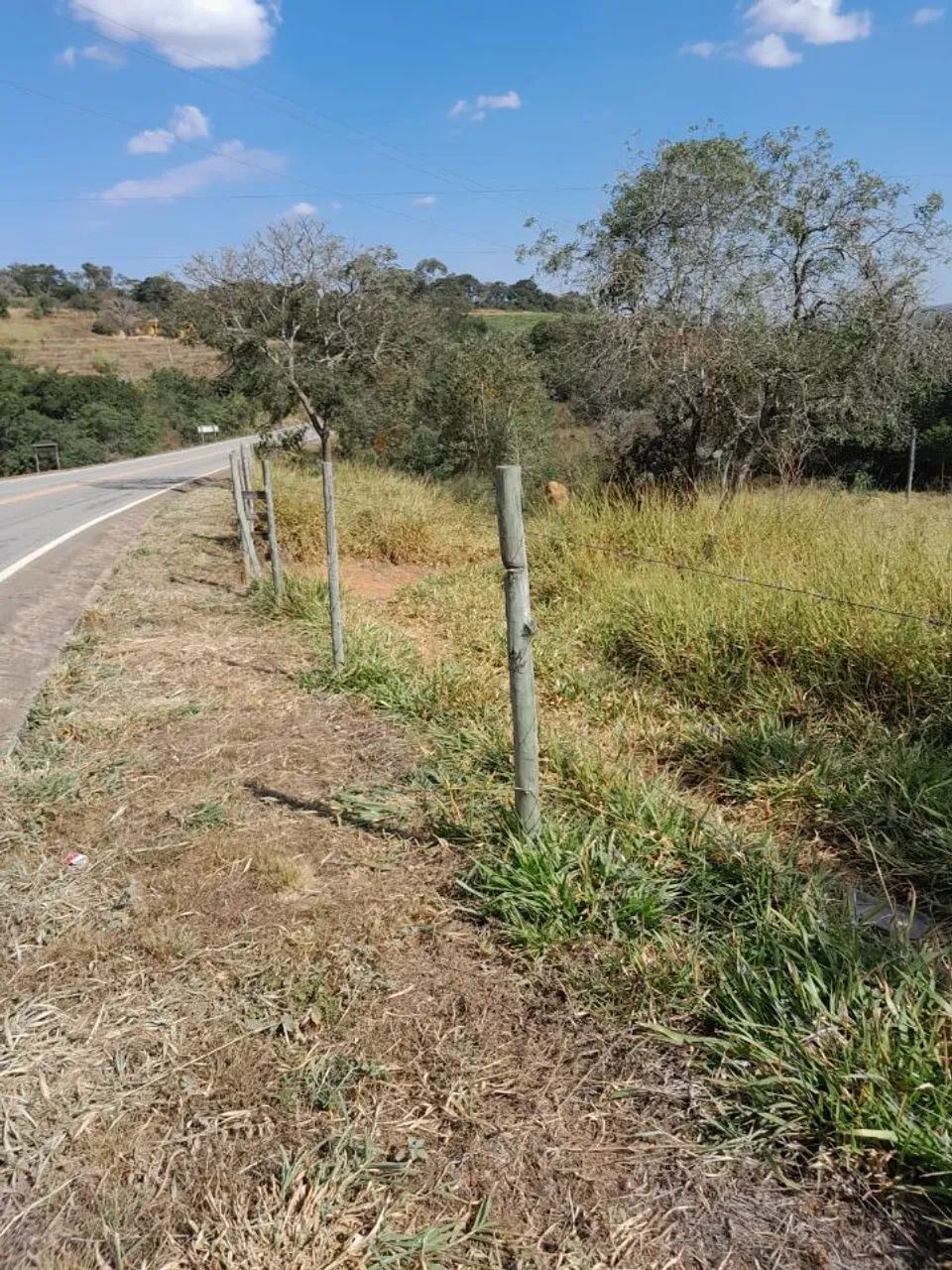 LOTE BEIRA ASFALTO