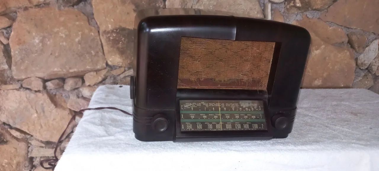 Radio antigo valvulado rca funcionando  - Foto 3