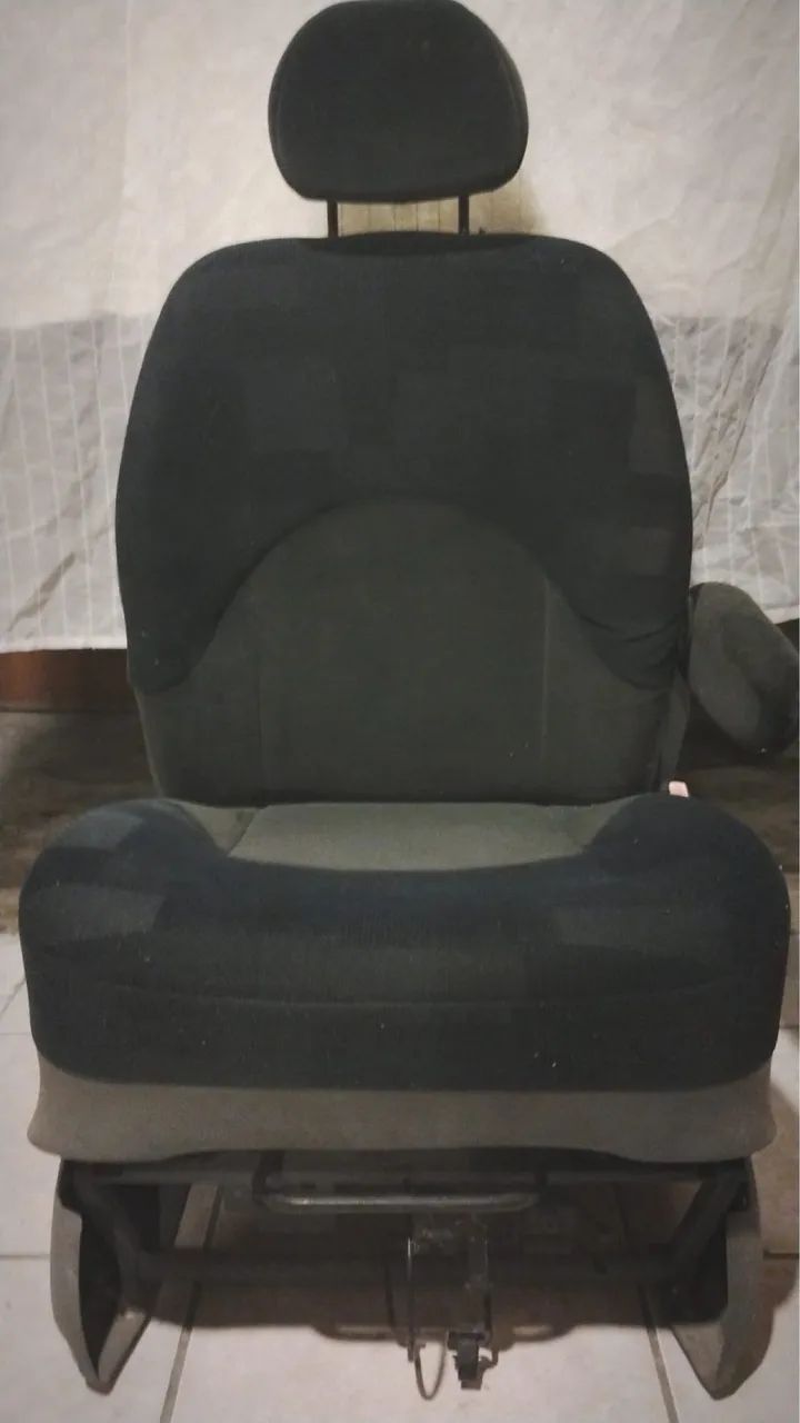 Banco de carro do Picasso  - Foto 2