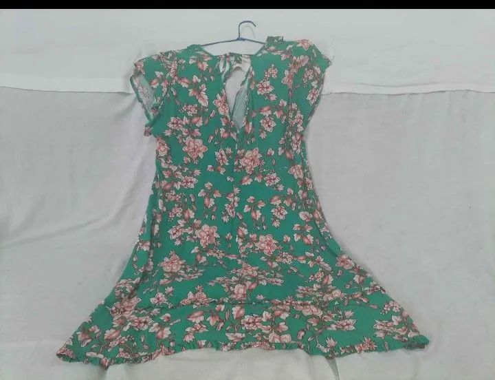 Vestido longo com decote cor verde marca Program tamanho M - Foto 2