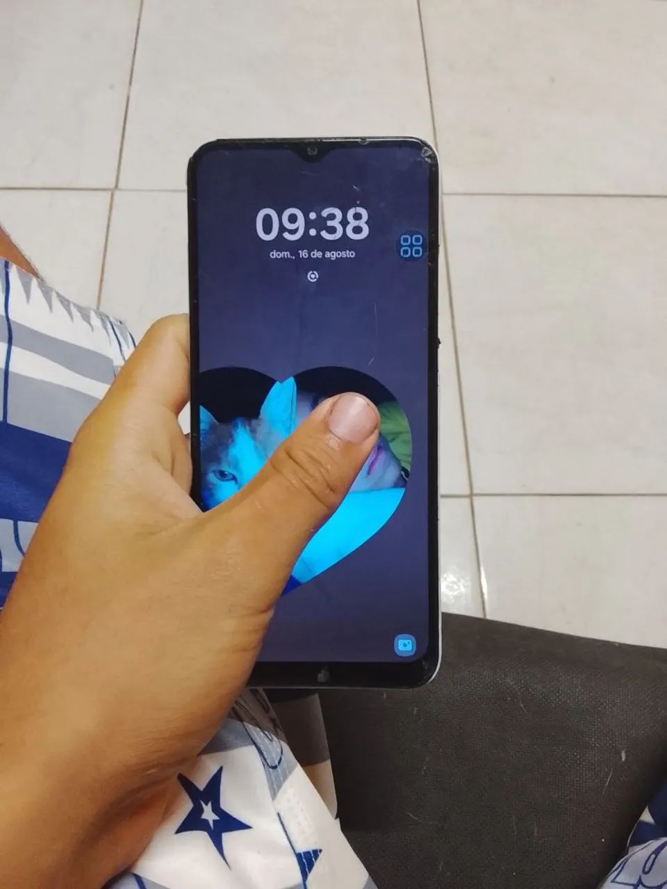 Vendo celular Samsung Galaxy a4e valor 450