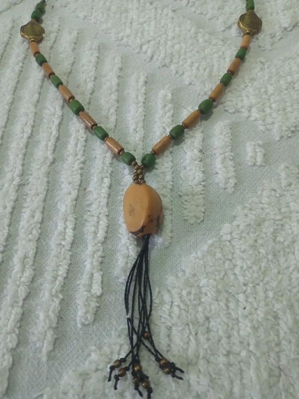 Lindo e Elegante Conjunto de Colar e Brincos;  Acompanha Caixinha do Conjunto - Foto 3