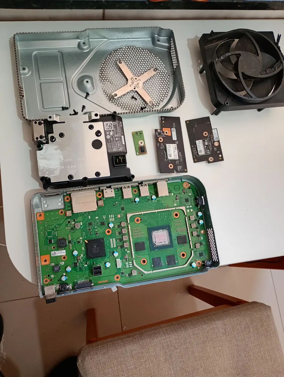 Xbox série a problema placa mãe 12v leia - Foto 2