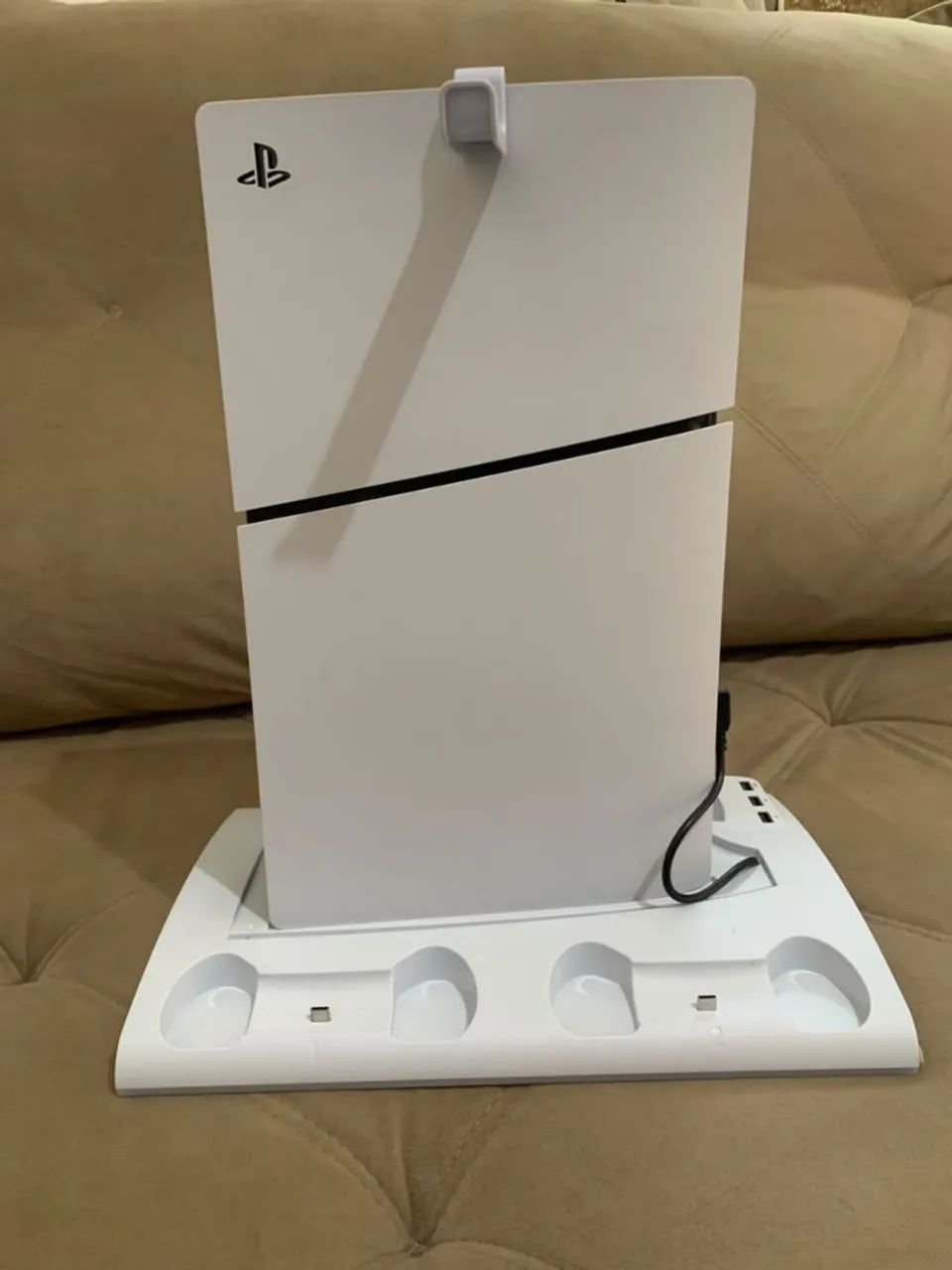 Ps5 digital 825gb e base de carregamento e resfriamento