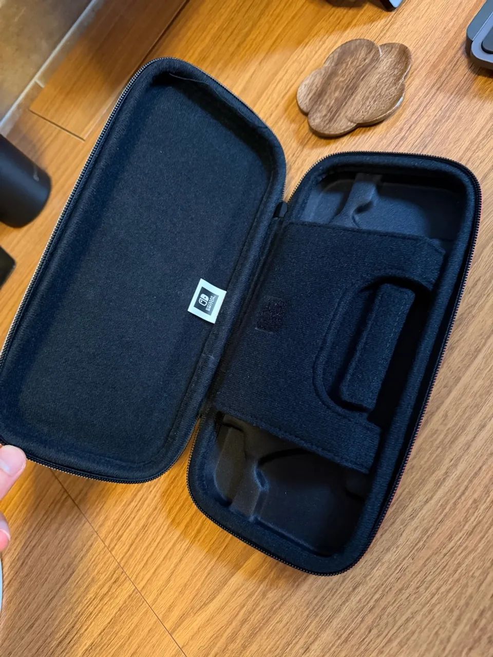 Case Original Nintendo Switch OLED para Transporte - Foto 4