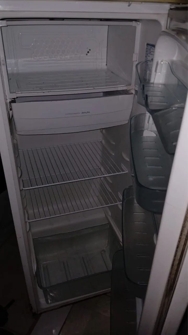 Vendo geladeira 