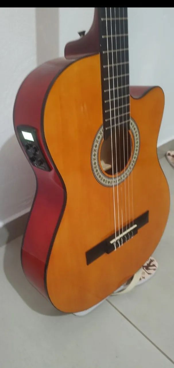 Vende um violão ?
