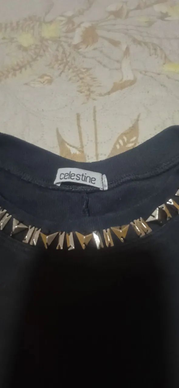 Blusinha P detalhes gola  - Foto 4