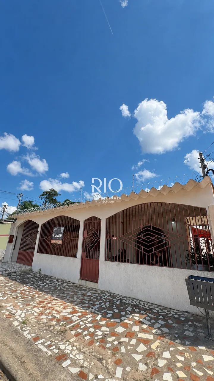 CASA À VENDA NO BOSQUE  DUAS RESIDÊNCIAS NO MESMO LOTE!