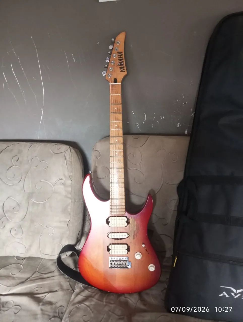 Guitarra Yamaha  - Foto 5