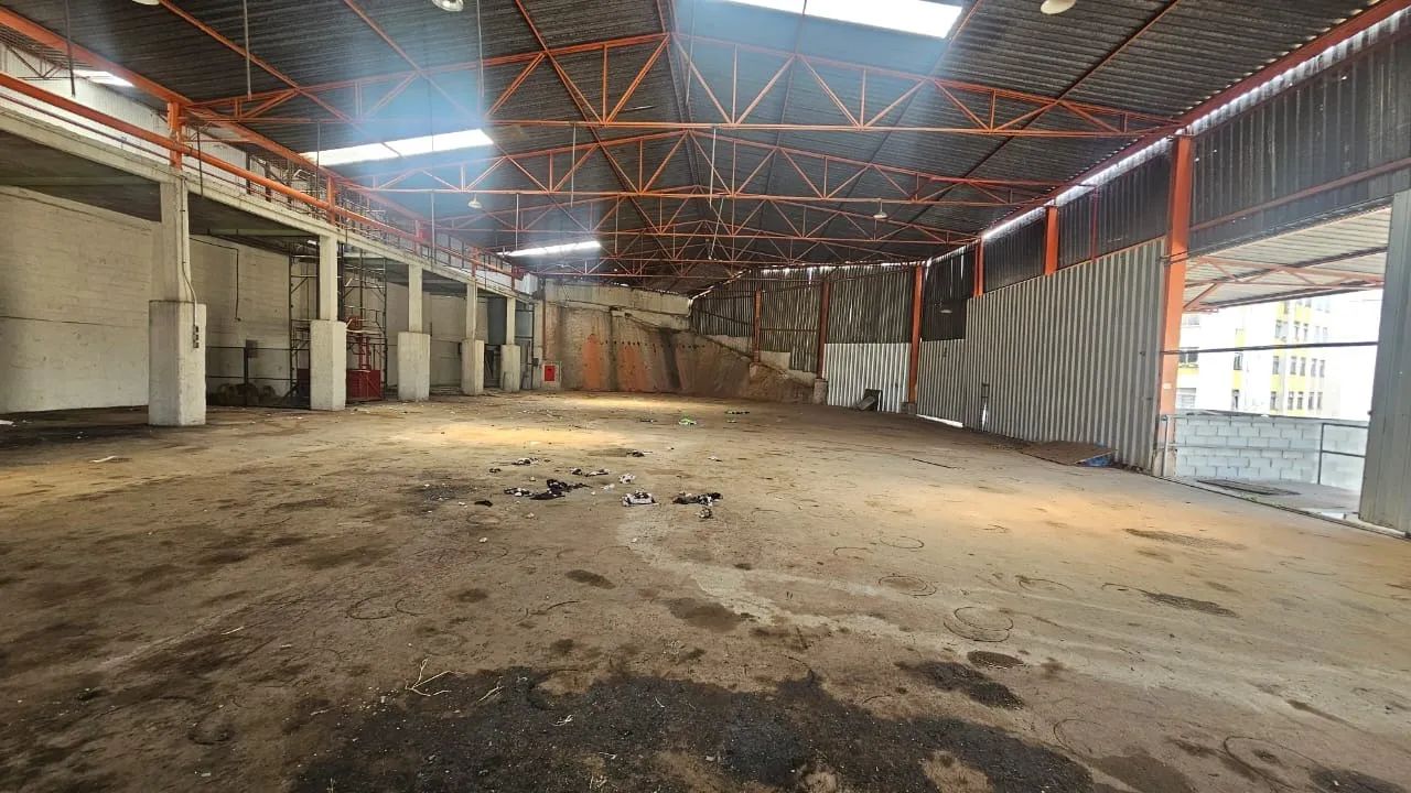 Galpão com para aluguel, 2.480m² - São Francisco - Belo Horizonte