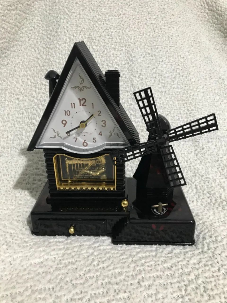 Caixinha Musical para guardar joias em formato de moinho - Foto 2