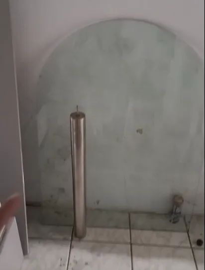 Mesa projetada com tampo de vidro - Foto 3