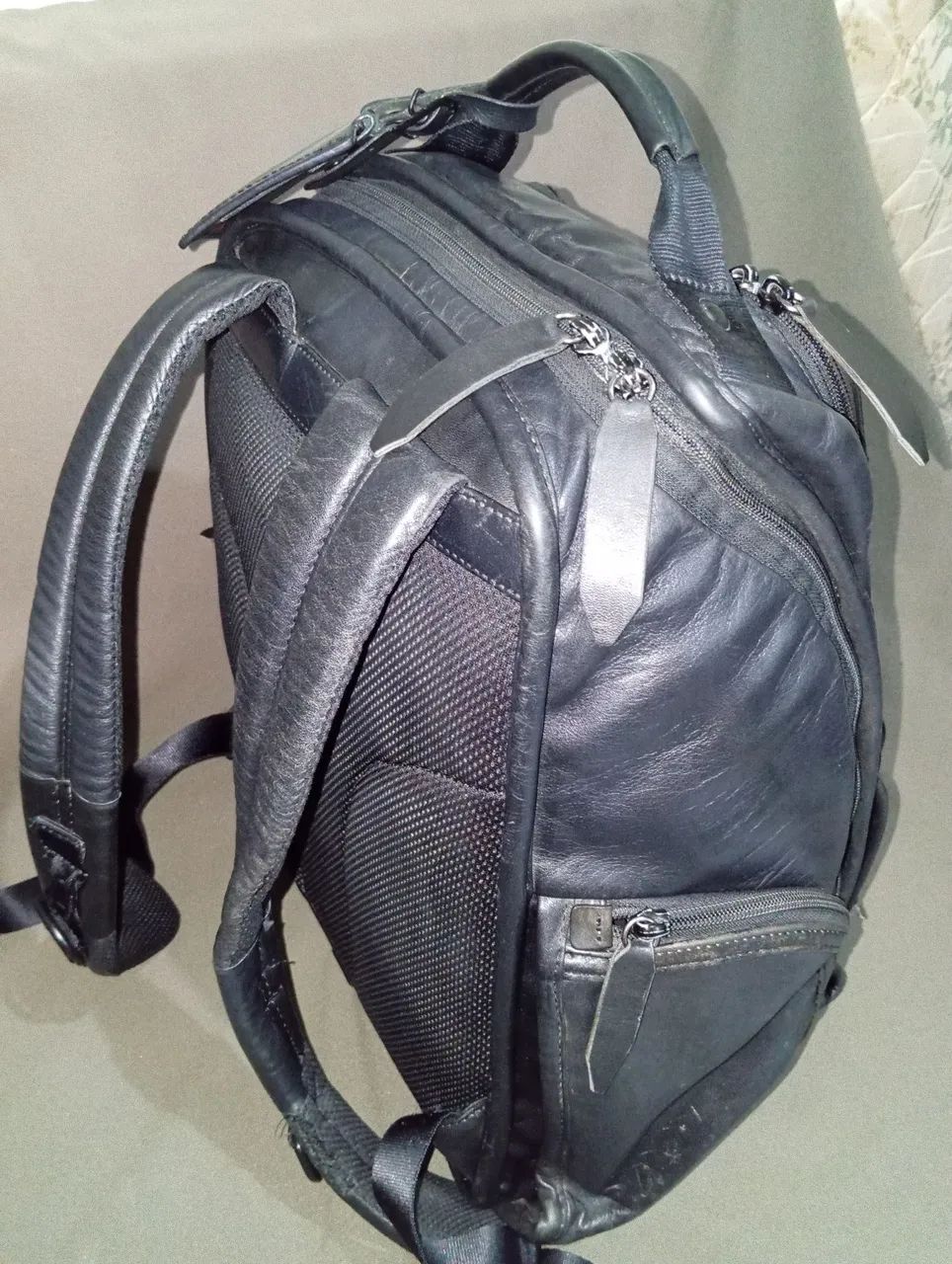 MOCHILA DE COURO LEGÍTIMO TUMI  - Foto 3