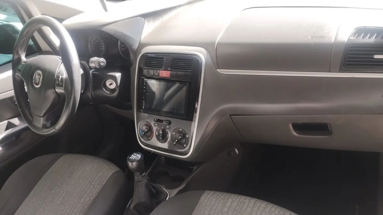 Fiat Punto Essence 1.6 Flex 16V 5P 2012 - Foto 2