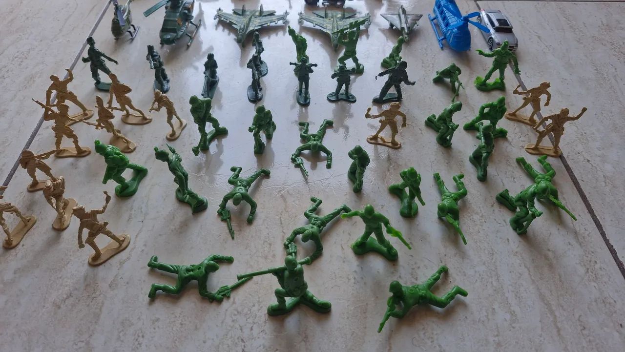 Soldados e veículos EXÉRCITO  - Foto 2