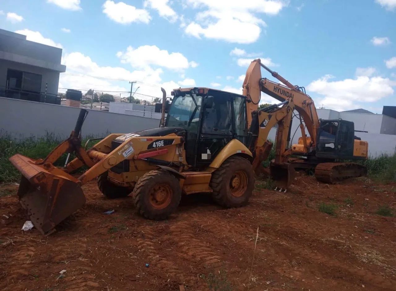 Vende-se Retro Escavadeira  Caterpillar 416E Gabinada 4x4 2014 - Foto 3