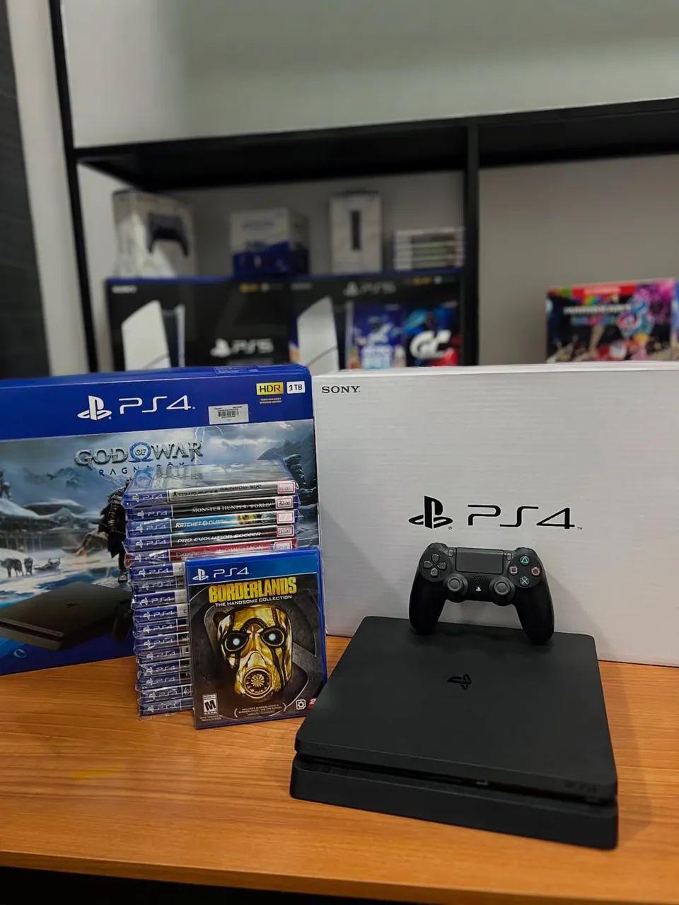 PS4 slim com 2 controles, caixa e jogos em excelente estado!  - Foto 2