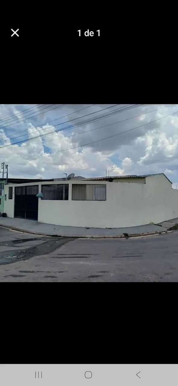 Vendo casa de esquina.