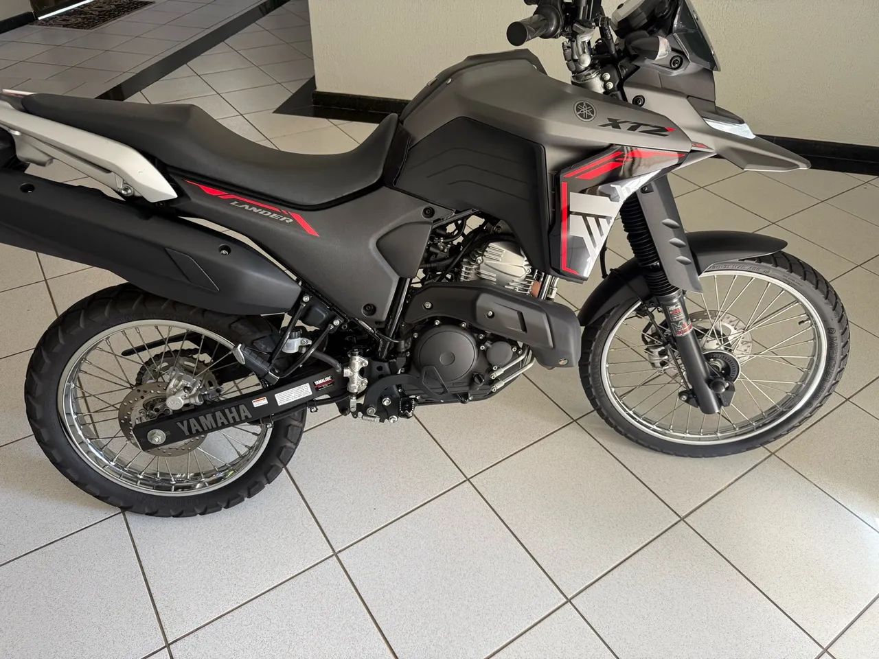 XTZ Lander 250  - Foto 4