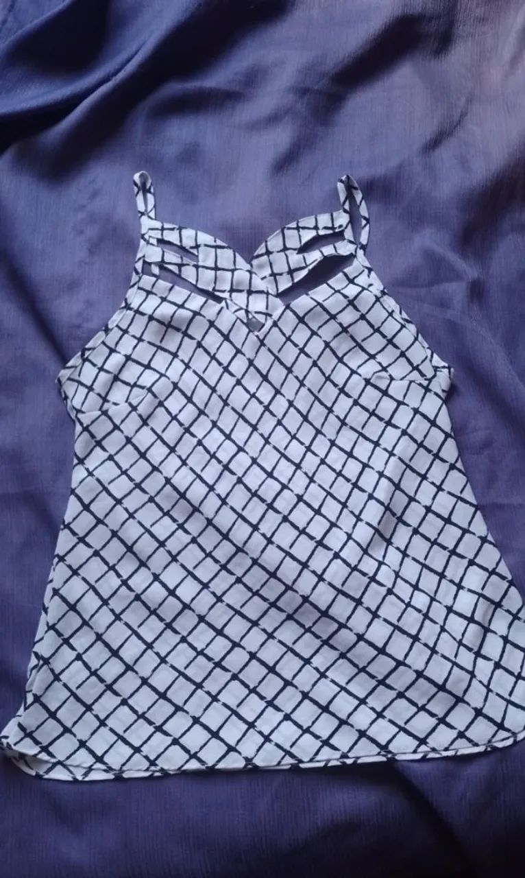 4 blusas de poliéster Tam G - Foto 2