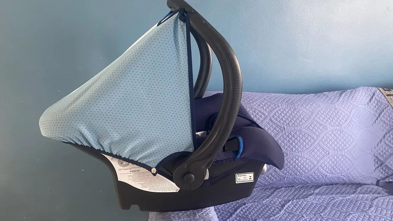 Bebê conforto conservado