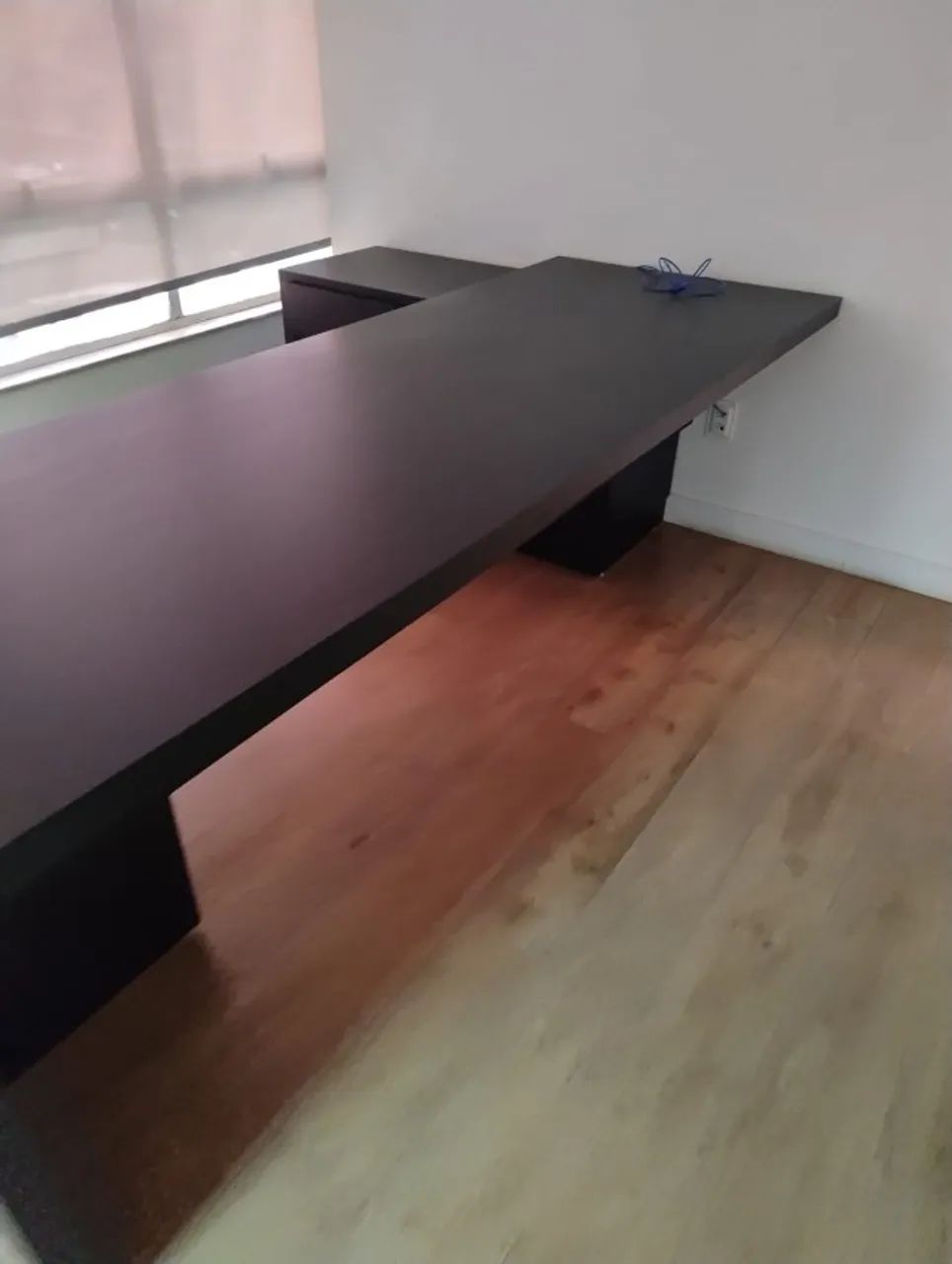 Mesa de Diretoria Completa com Módulo Auxiliar - Excelente Estado - Foto 4