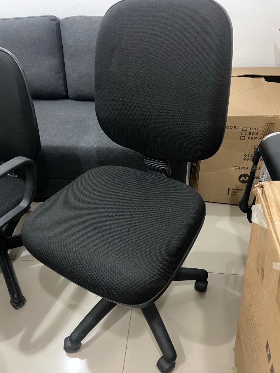 Cadeira de escritório $220,00 cada - Foto 5