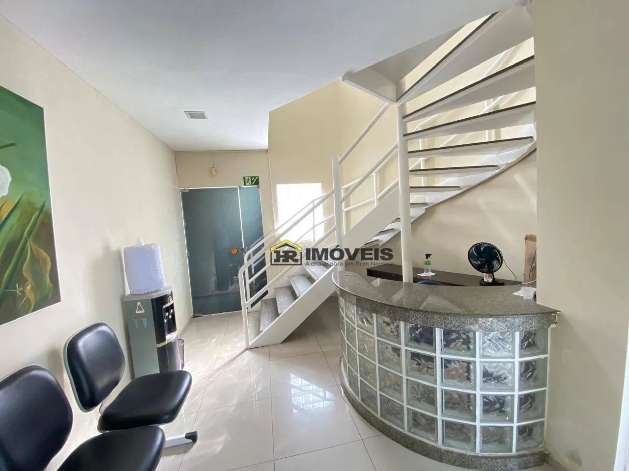 Alugo Sala Comercial no Edifício Hagem Mazuad  Bairro Jóquei - Foto 2